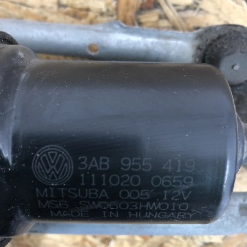 Ansamblu stergatoare / Volkswagen Passat B7 2012 / Caroserie, oglinzi si faruri