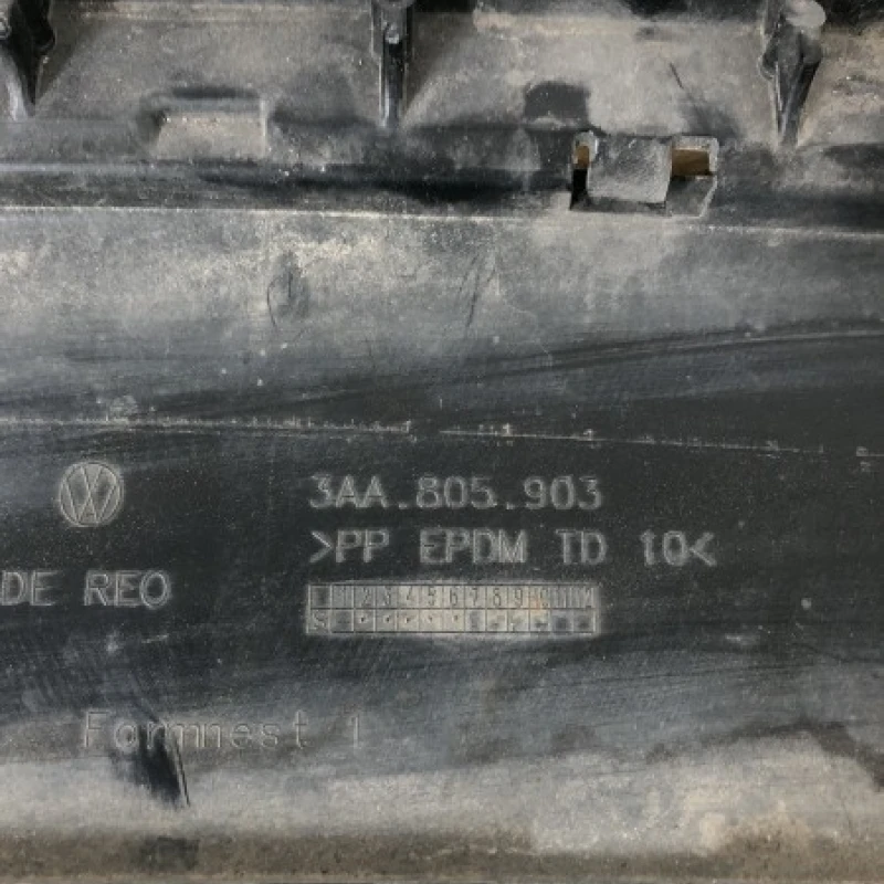 Scut radiatoare / Volkswagen Touran 1T 2014 / Caroserie, oglinzi si faruri