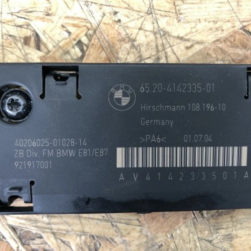 Amplificator antena / BMW Seria 1 E87 2008 / Audio si electronice