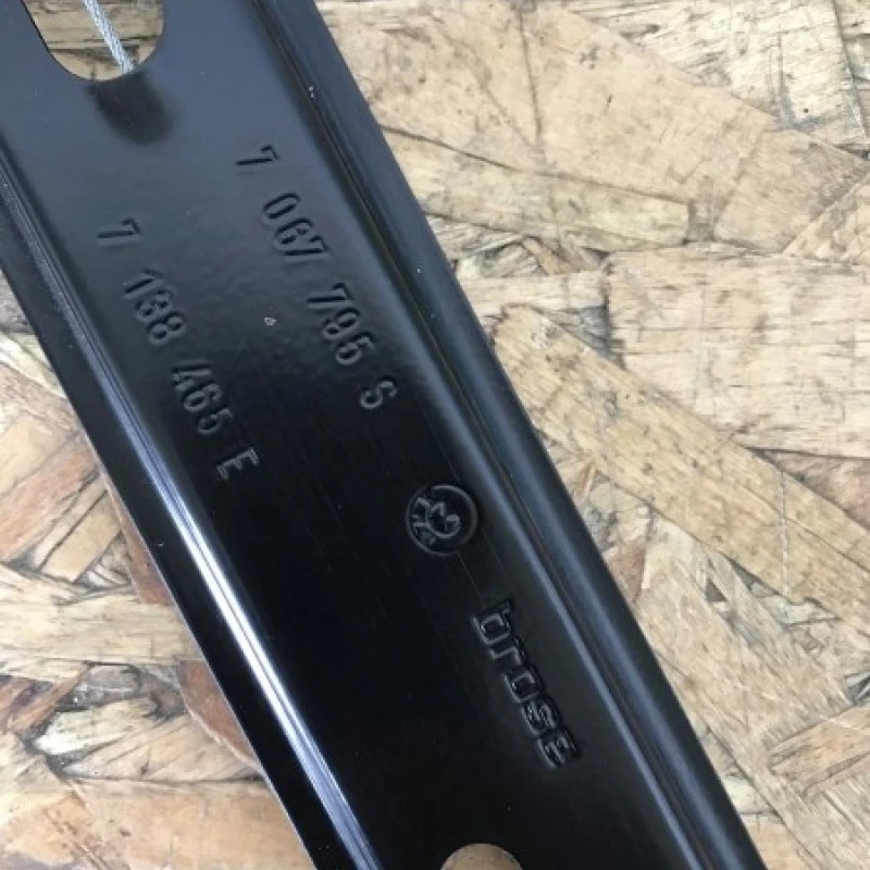 Macara cu motoras usa stanga fata / BMW Seria 1 E87 2008 / Caroserie, oglinzi si faruri