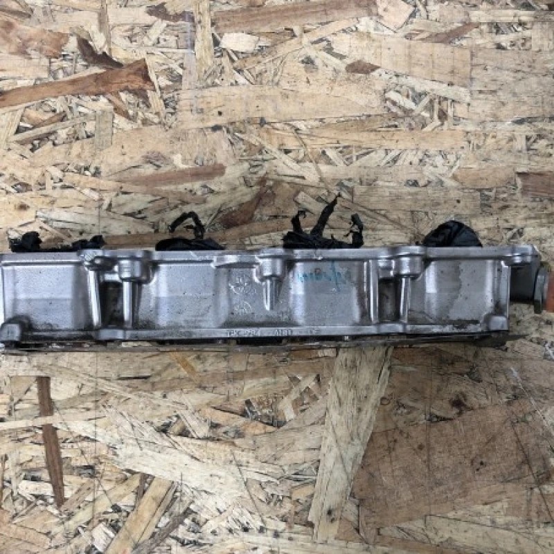 Rampa injectoare / Volkswagen Tiguan 5N 2010 / Motor, racire si evacuare