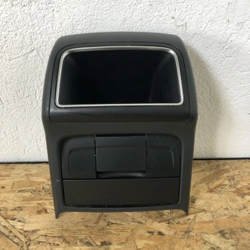 Plastic cotiera scrumiera Audi 