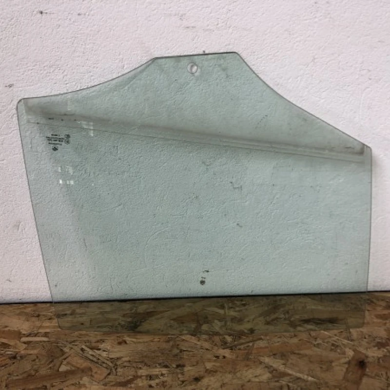 Geam dreapta spate / BMW Seria 1 E87 2006 / Caroserie, oglinzi si faruri