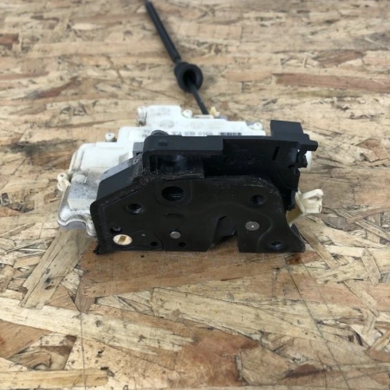 Iala broasca dreapta spate / Volkswagen Passat B7 2012 / Caroserie, oglinzi si faruri
