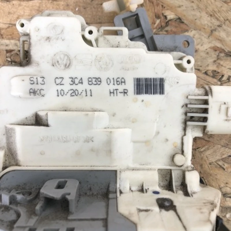 Iala broasca dreapta spate / Volkswagen Passat B7 2012 / Caroserie, oglinzi si faruri