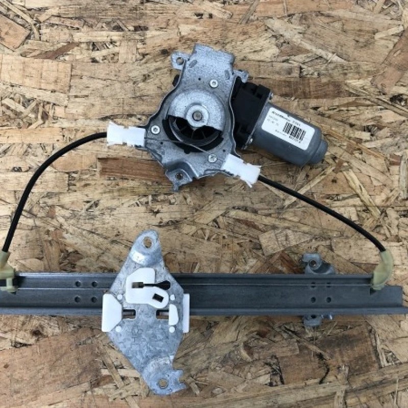 Macara cu motoras geam stanga spate / Nissan Qashqai J10 2010 / Caroserie, oglinzi si faruri