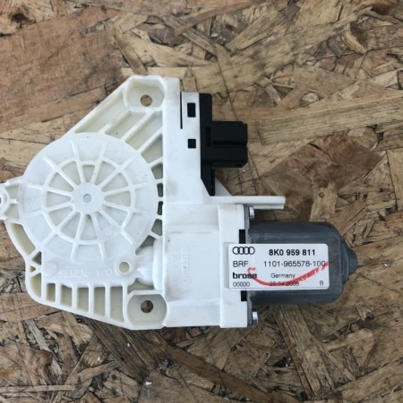 Motoras macara stanga spate Audi 