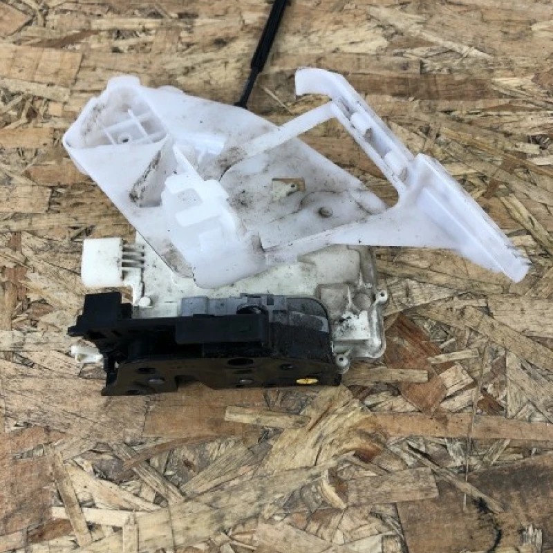 Iala broasca usa stanga spate / Volkswagen Passat B7 2012 / Caroserie, oglinzi si faruri