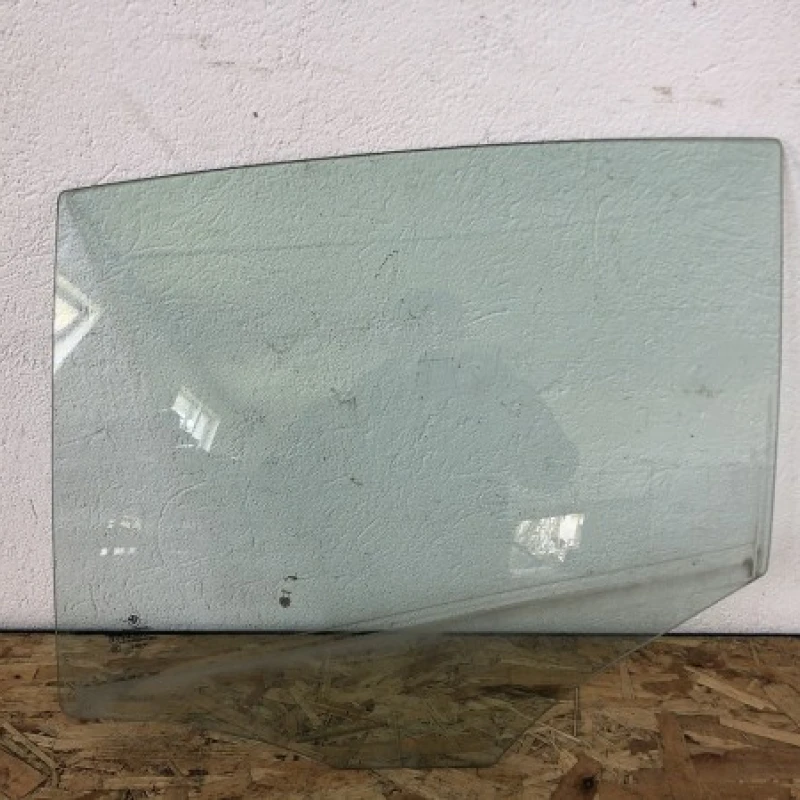 Geam stanga spate / BMW Seria 1 E87 2006 / Caroserie, oglinzi si faruri