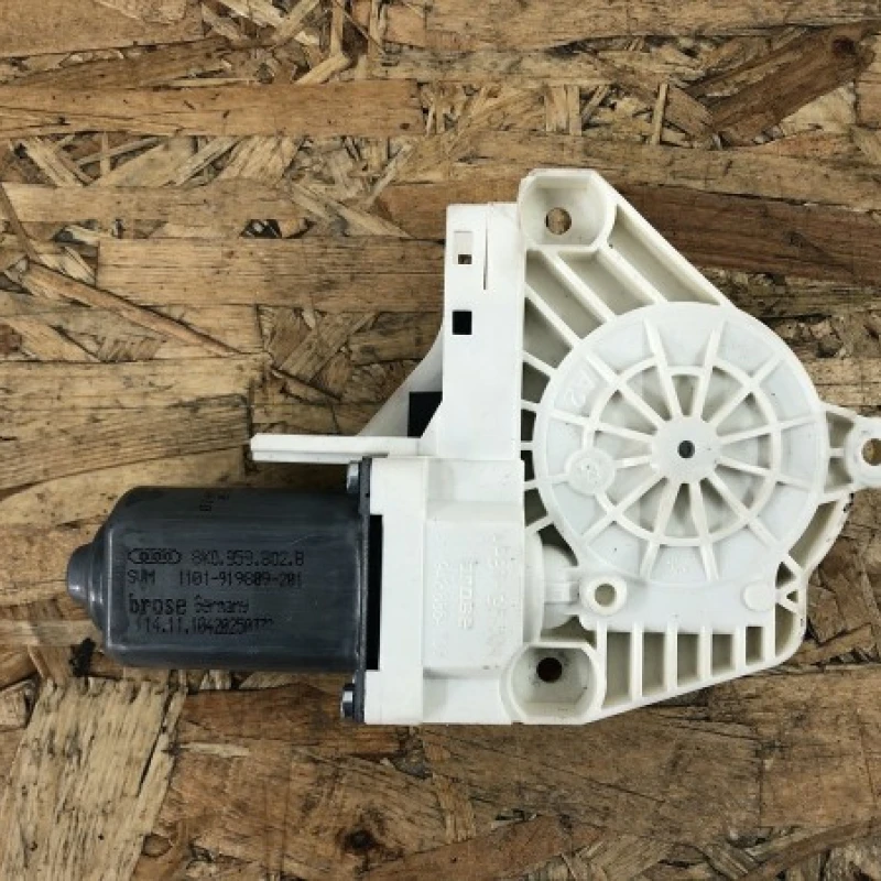 Motoras macara geam dreapta spate / Audi A4 B8 2008 / Caroserie, oglinzi si faruri