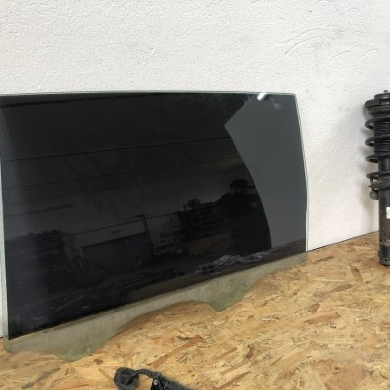 Geam stanga spate / Volkswagen Sharan 7N 2011 / Caroserie, oglinzi si faruri