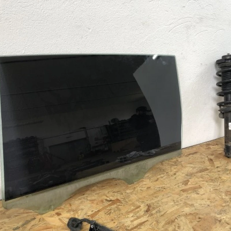 Geam stanga spate / Volkswagen Sharan 7N 2011 / Caroserie, oglinzi si faruri