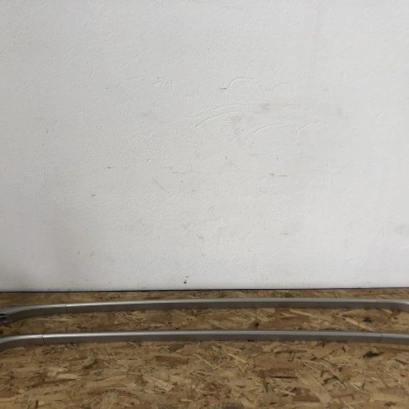 Bari longitudinale / Toyota Avensis T25 2008 / Caroserie, oglinzi si faruri