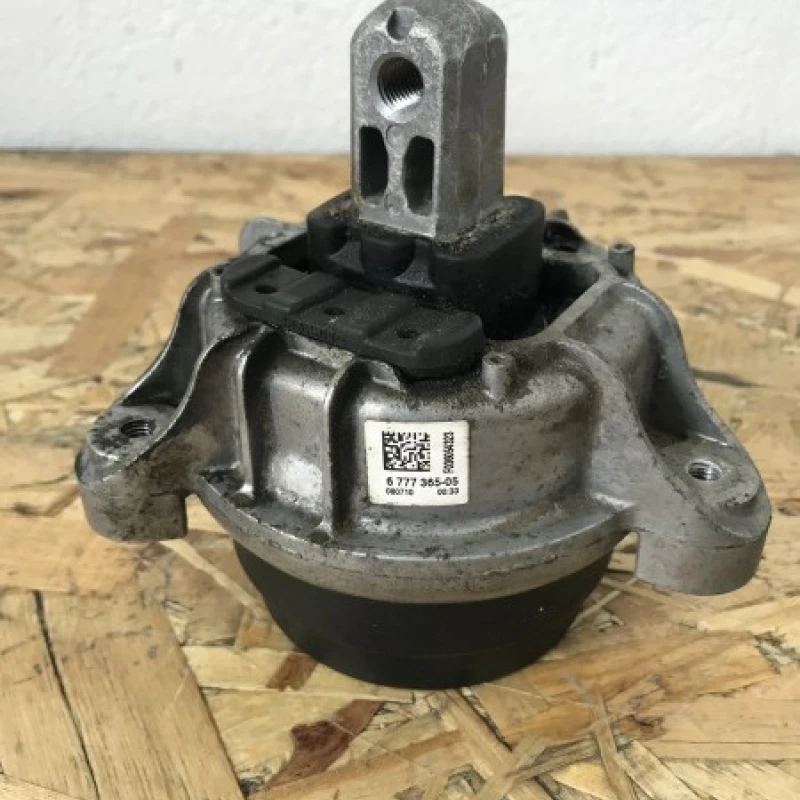Tampon motor stanga / BMW Seria 5 F10 2010 / Motor, racire si evacuare