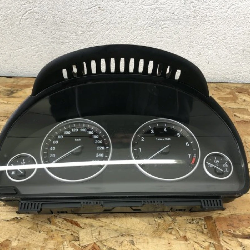 Ceas bord / BMW Seria 5 F10 2010 / Audio si electronice