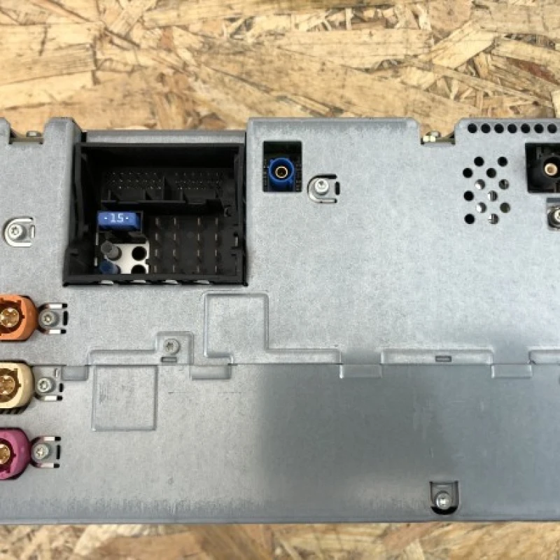 Navigatie / BMW Seria 5 F10 2010 / Audio si electronice