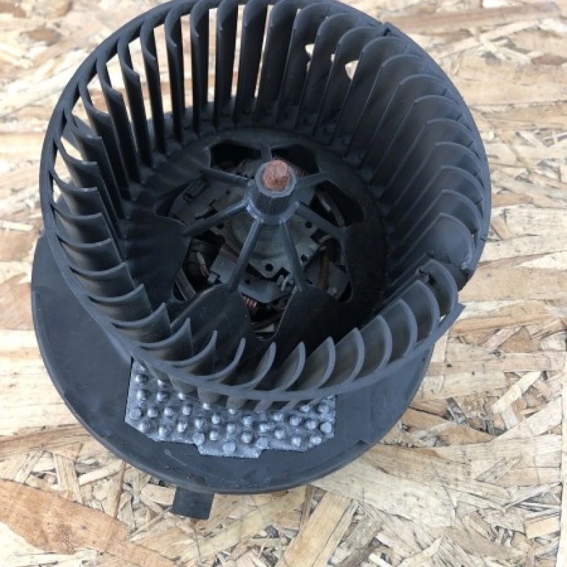 Ventilator bord / Volkswagen Passat B7 2011 / Climatizare