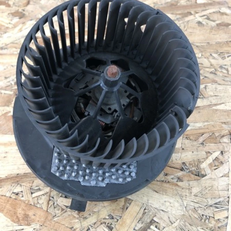 Ventilator bord / Volkswagen Passat B7 2011 / Climatizare