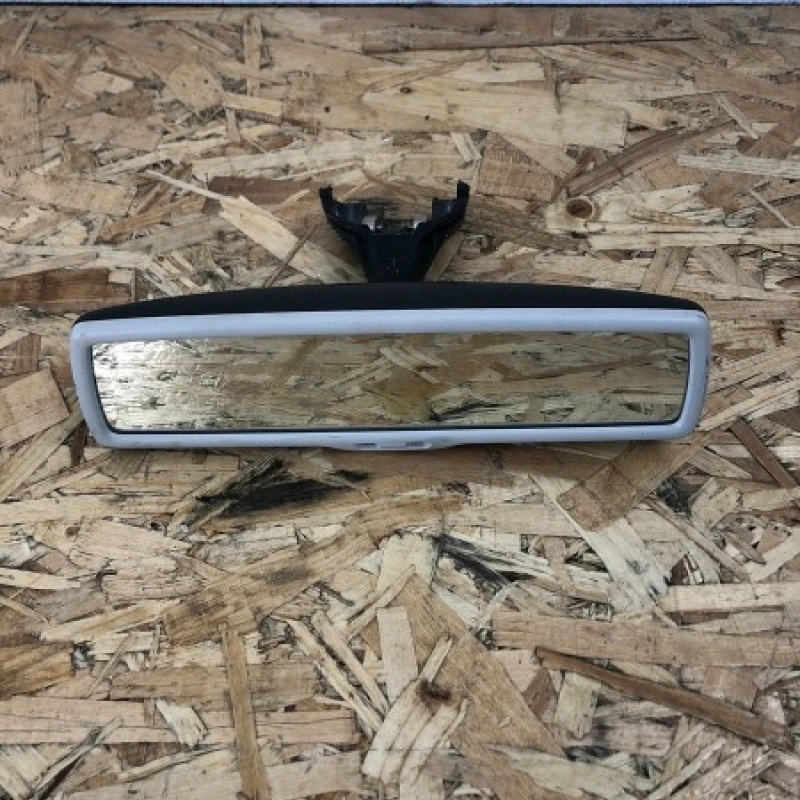Oglinda interioara heliomata / Volkswagen Passat B7 2011 / Interior