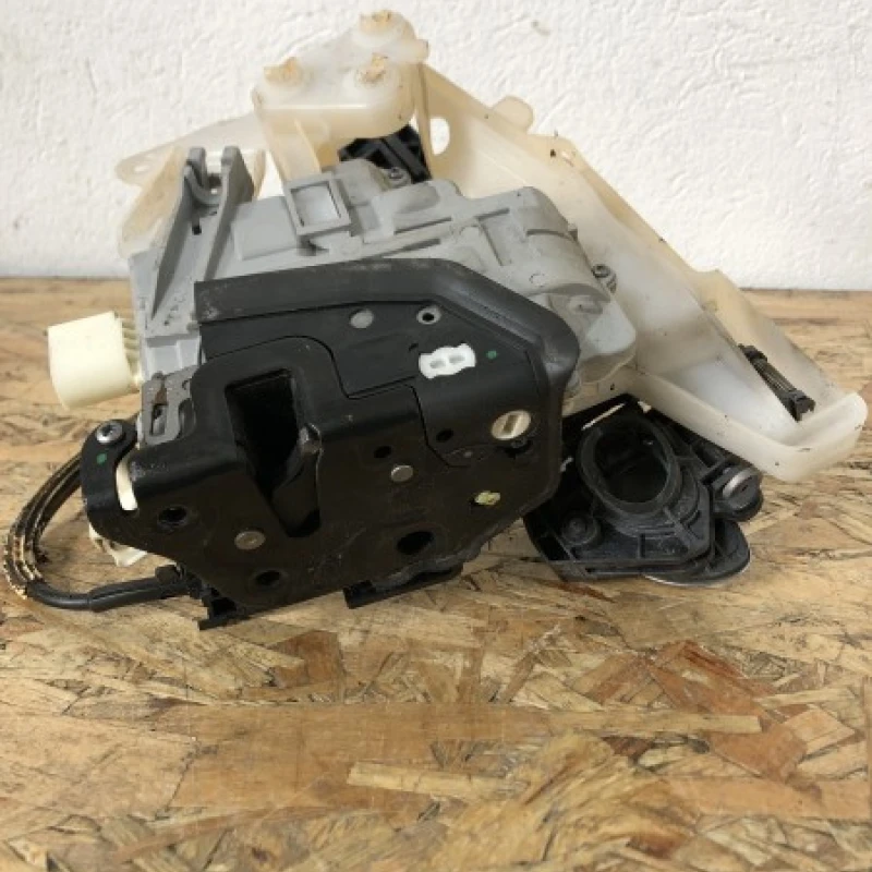 Iala broasca dreapta fata Volkswagen 