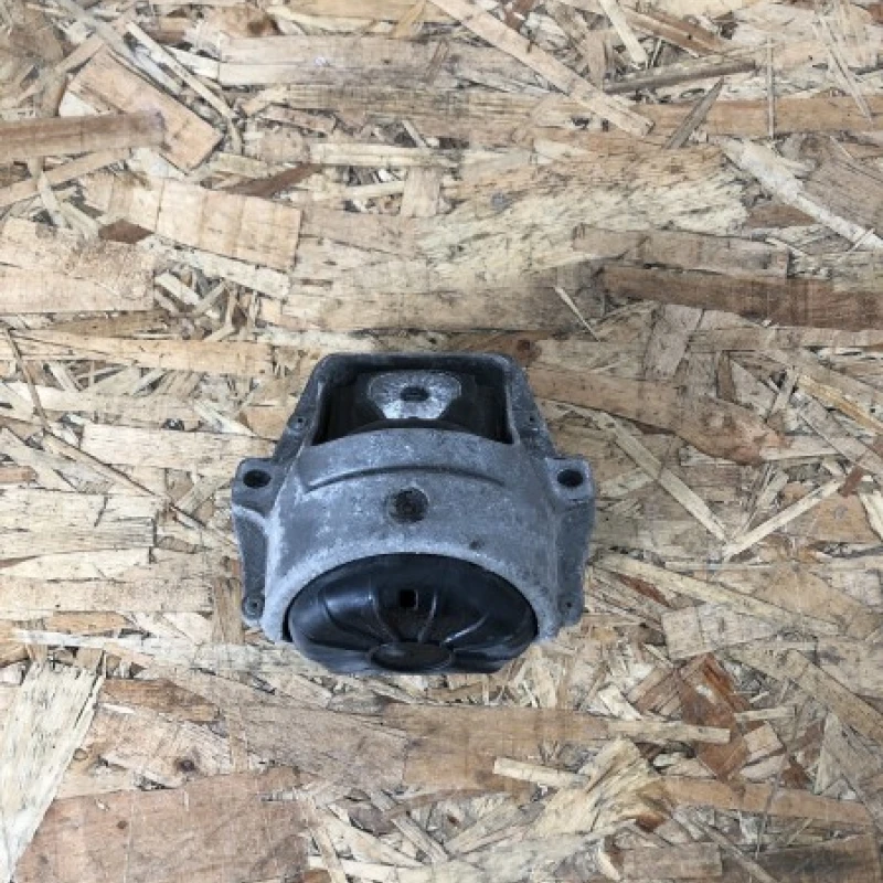 Tampon motor / Audi A4 B8 2008 / Caroserie, oglinzi si faruri