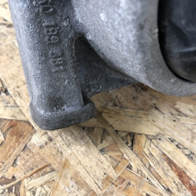 Tampon motor / Audi A4 B8 2008 / Caroserie, oglinzi si faruri