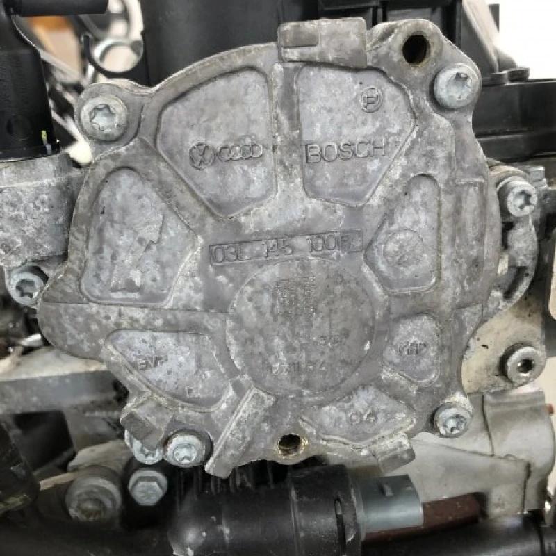 Pompa vacuum / Volkswagen Passat B7 2011 / Motor, racire si evacuare