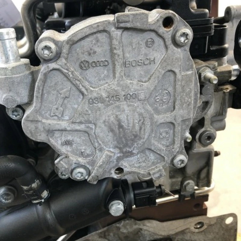 Pompa vacuum / Audi A4 B8 2008 / Motor, racire si evacuare