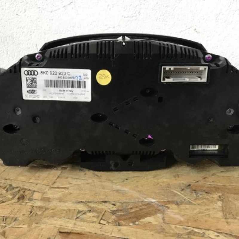 Ceas bord volan stanga / Audi A4 B8 2008 / Audio si electronice