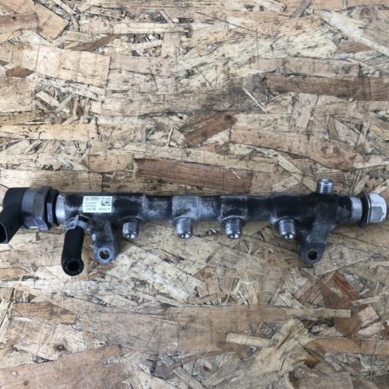 Rampa injectie / Volkswagen Passat B7 2011 / Motor, racire si evacuare