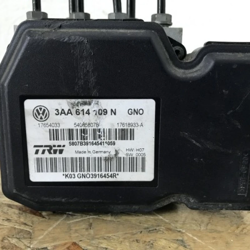 Pompa ABS / Volkswagen Passat B7 2011 / Frane