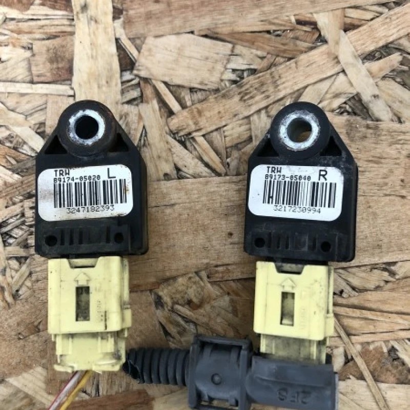 Senzori impact / Toyota Avensis T25 2008 / Audio si electronice
