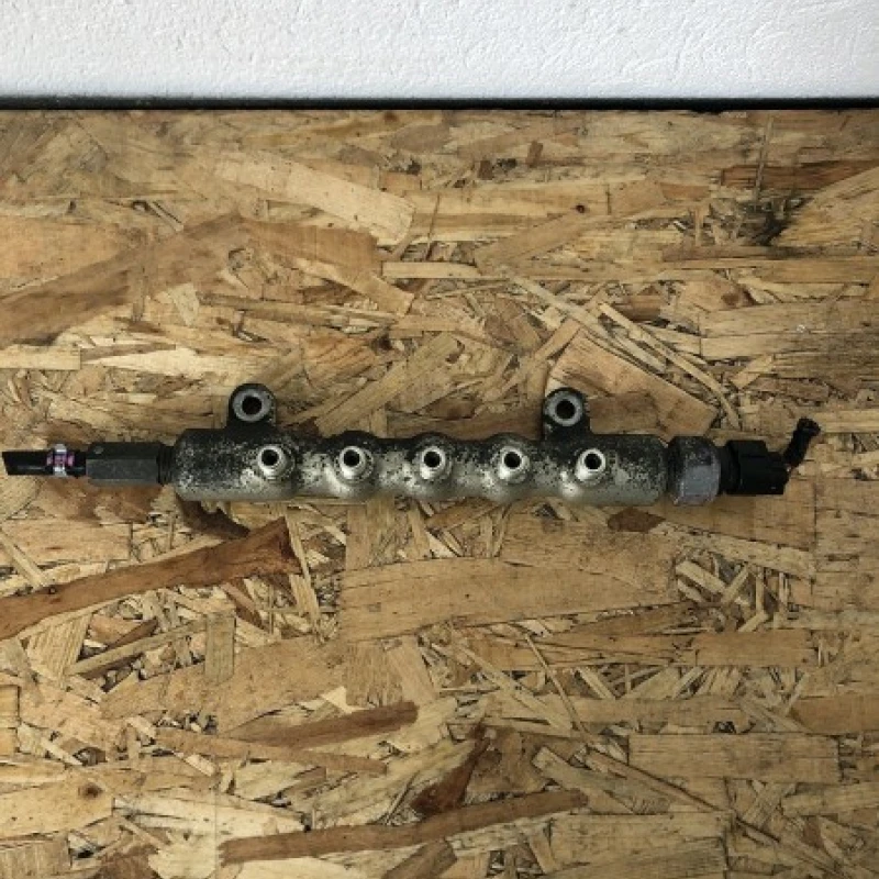 Rampa injectie / Toyota Avensis T25 2008 / Motor, racire si evacuare
