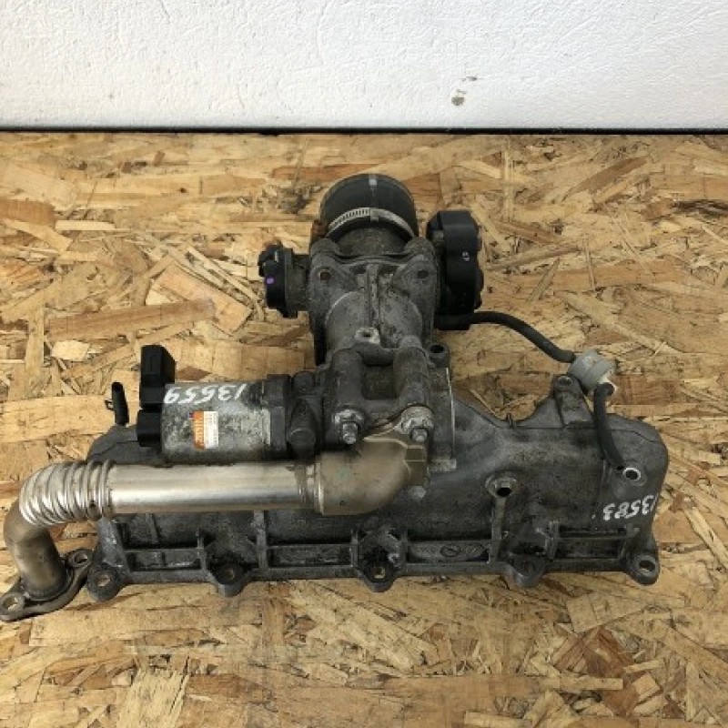 Galerie de admisie / Toyota Avensis T25 2008 / Motor, racire si evacuare