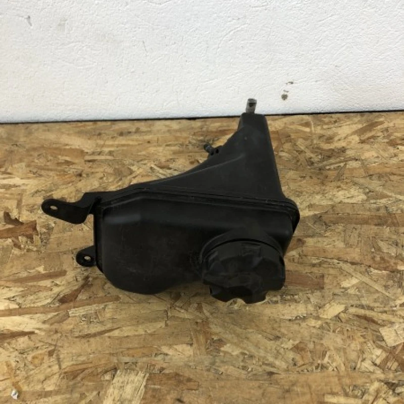 Vas expansiune / BMW Seria 1 E87 2006 / Motor, racire si evacuare