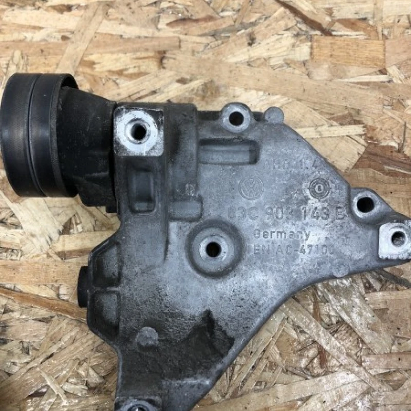 Suport compresor clima / Volkswagen Tiguan 5N 2010 / Motor, racire si evacuare