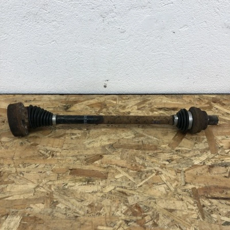 Planetara dreapta spate / Volkswagen Passat B7 2011 / Cutie viteze, ambreiaj, transmisie
