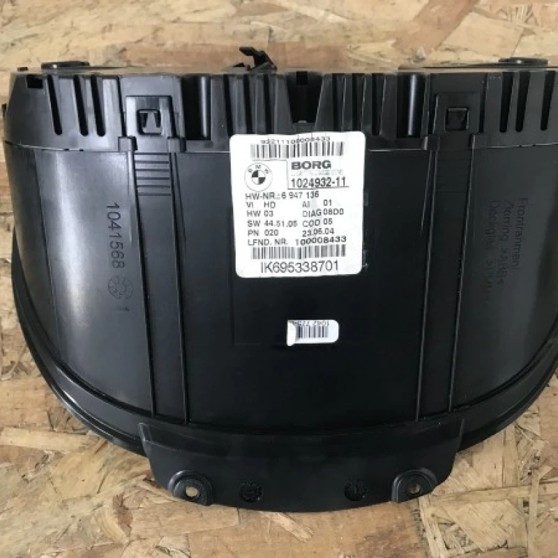 Ceas bord benzina / BMW Seria 1 E87 2006 / Audio si electronice