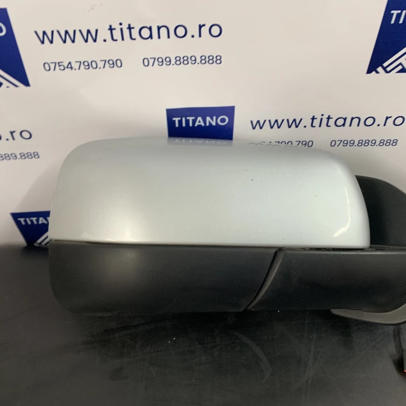 Oglinda dreapta / Land Rover Range Rover Sport Range Rover Sport 2011 / Caroserie, oglinzi si faruri