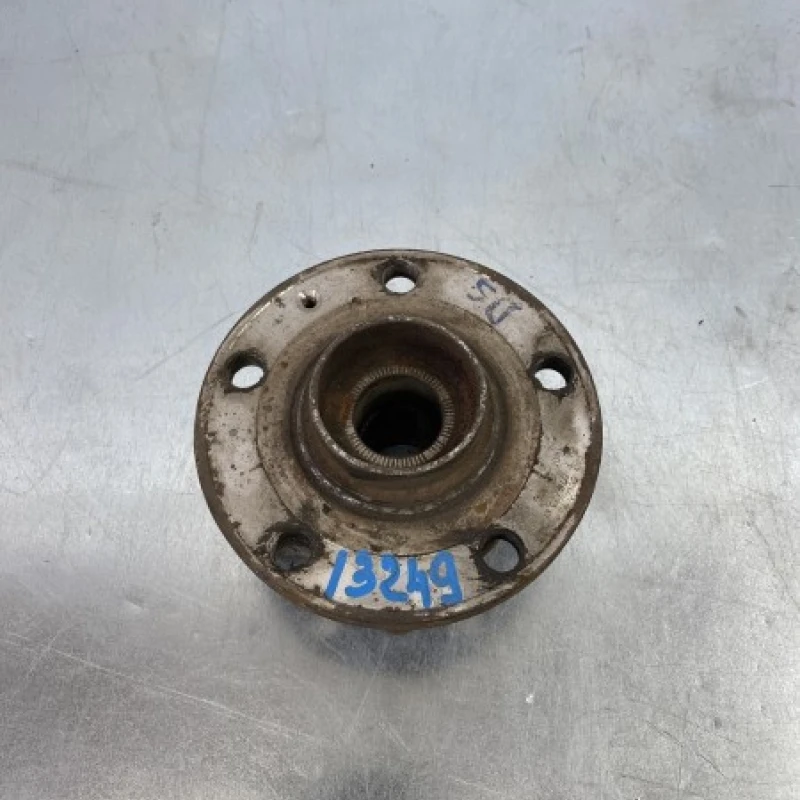 Rulment cu butuc dreapta spate / Volkswagen Passat B7 2012 / Directie si suspensie