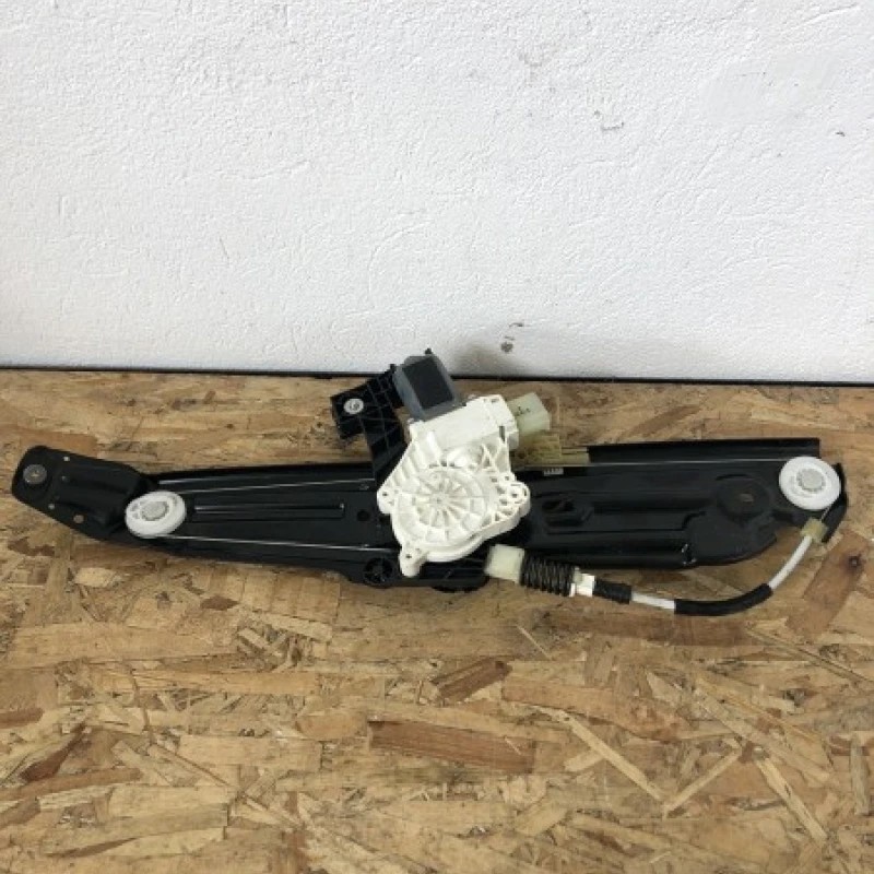 Macara geam dreapta spate / BMW Seria 5 F10 2010 / Audio si electronice