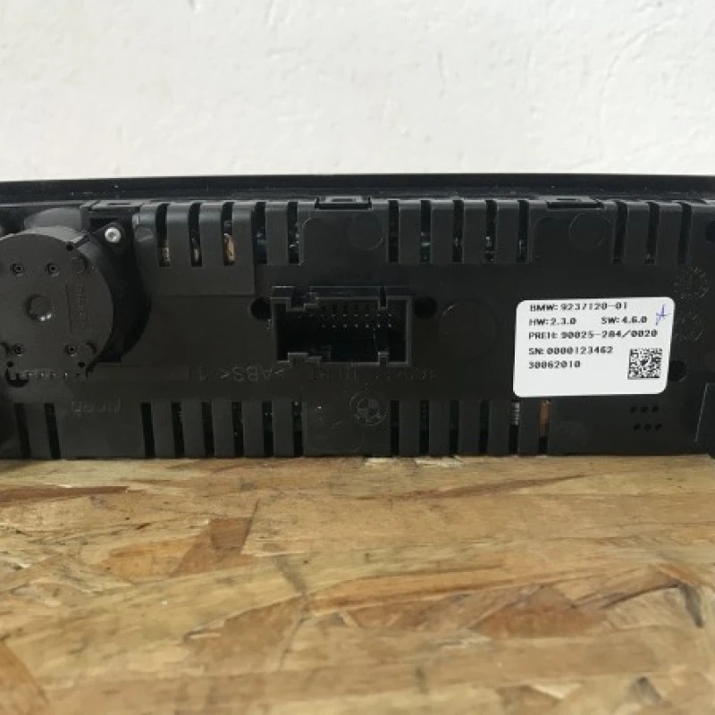 Panou climatronic cu incalzire scaune spate / BMW Seria 5 F10 2010 / Audio si electronice