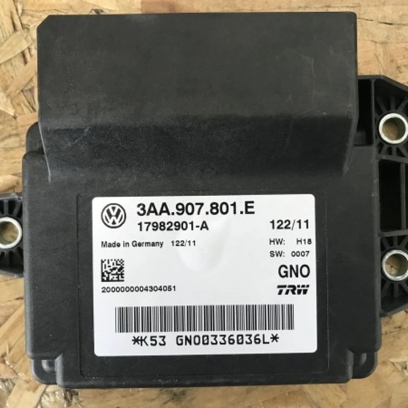 Calculator modul frana de mana / Volkswagen Passat B7 2011 / Audio si electronice