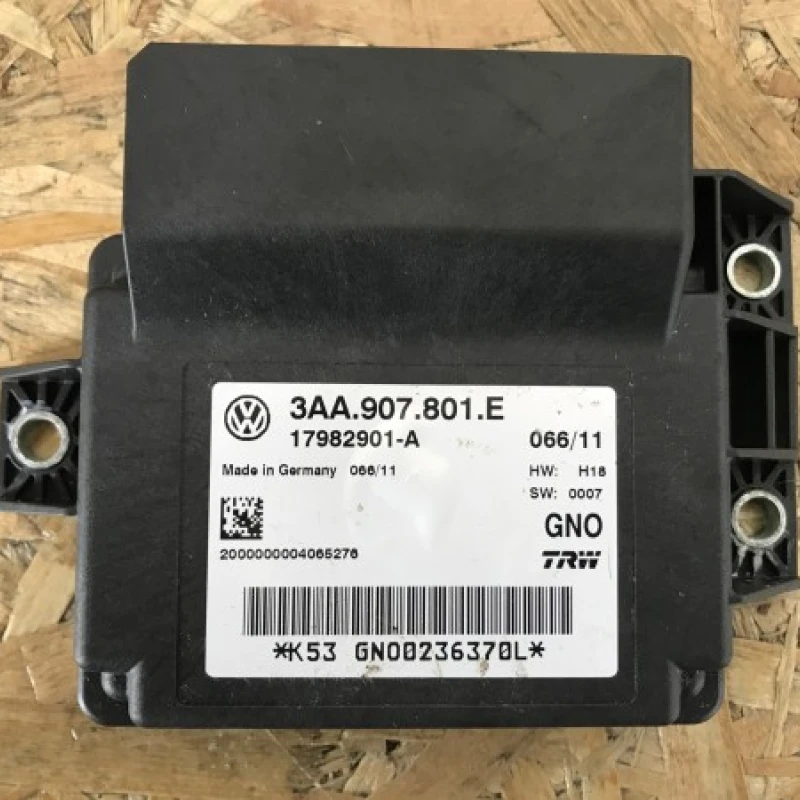 Calculator modul frana de mana / Volkswagen Passat B7 2012 / Audio si electronice