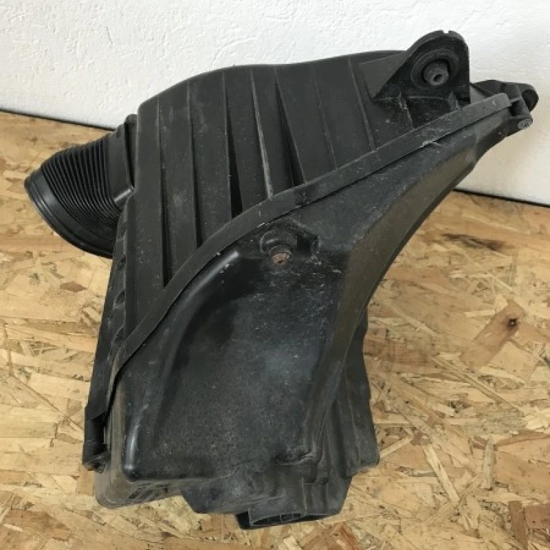 Carcasa filtru aer si debitmetru / BMW Seria 1 E87 2006 / Motor, racire si evacuare