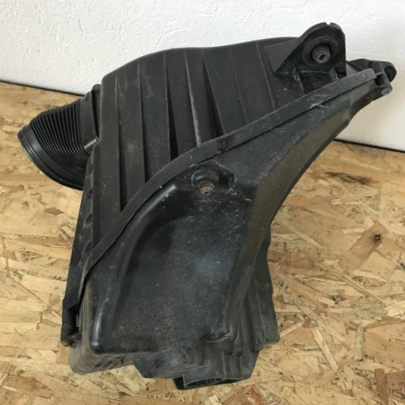 Carcasa filtru aer si debitmetru / BMW Seria 1 E87 2006 / Motor, racire si evacuare