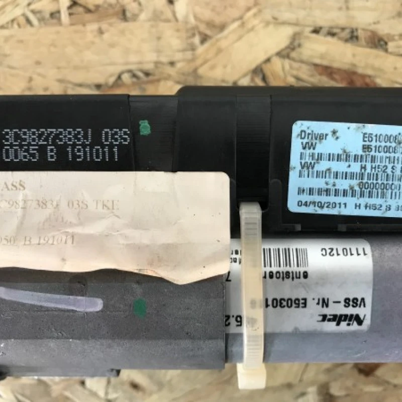 Motor haion electric stanga / Volkswagen Passat B7 2012 / Audio si electronice
