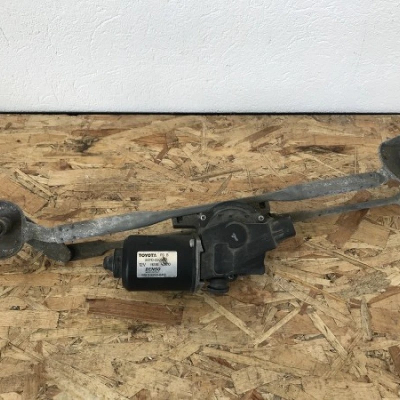 Ansamblu stergatoare fata cu motoras / Toyota Avensis T25 2008 / Caroserie, oglinzi si faruri