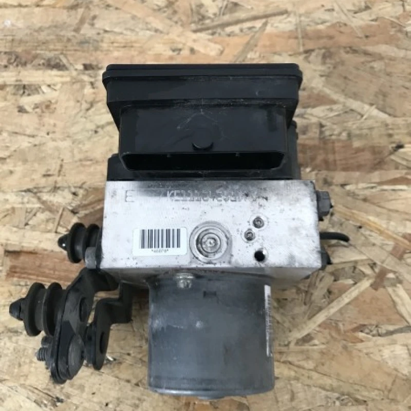 Pompa ABS / Volkswagen Passat B7 2011 / Frane