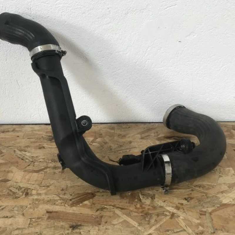 Tub intercooler / Volkswagen Passat B7 2011 / Motor, racire si evacuare